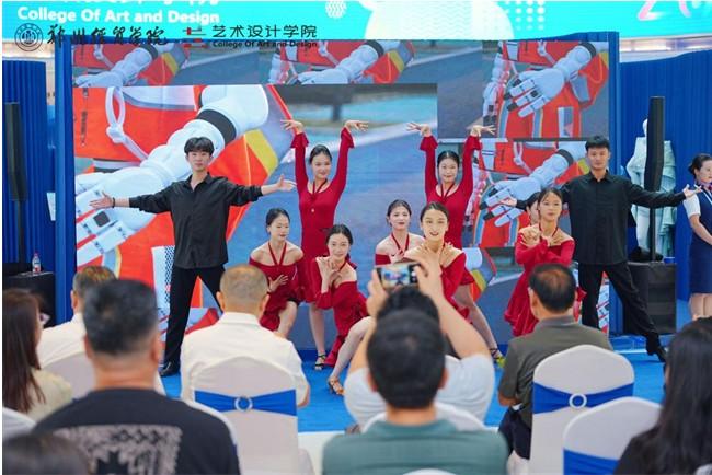 【艺承万象|郑州经贸学院艺术设计学院2026届毕业设计展盛大启幕】图2