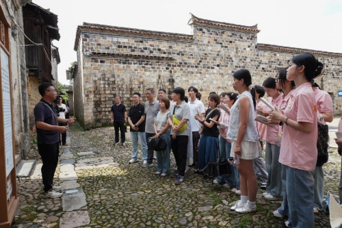 【追寻领袖足迹悟嘱托 赓续红色血脉担使命——福建师范大学协和学院外语系师生赴邵武开展暑期社会实践】图1
