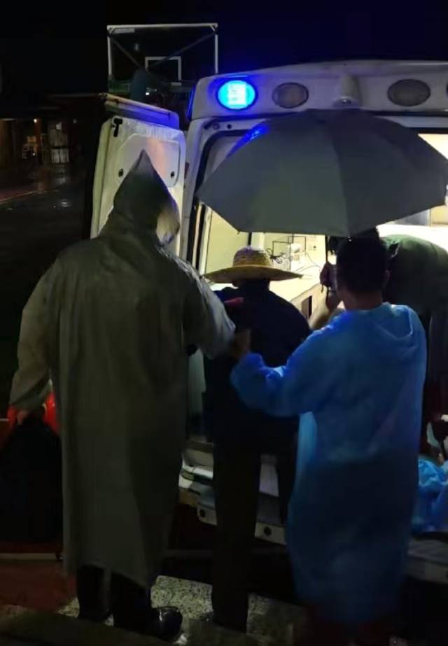 “红霞”过境引发山洪,惠东宝口连夜转移239人零伤亡